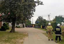 Chora lipa w Borkowie - drzewo - strażacy [fot. SP Borkowo] - powiększ