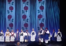 [fot. nadesłane] KGW z Chwaszczyna wystąpiło w Teatrze Ziemi Rybnickiej - powiększ