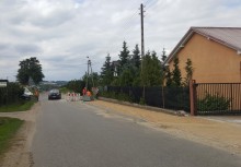 prace budowlane związane z chodnikiem w miejscowości Otomin - powiększ