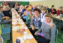 [fot. nadesłane] Borkowskie dzieci uczciły Dzień Babci i Dziadka - powiększ