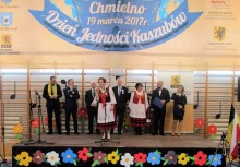 [fot. nadesłane]
Żukowianie na obchodach Dnia Jedności Kaszubów w Chmielnie - powiększ