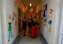 [fot. nadesłane] Hiszpańskie rytmy, zapachy i kolory w Szkole w Glinczu - powiększ