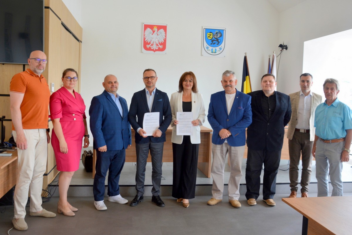 Nowy budynek Szkoły Podstawowej w Leźnie – umowa podpisana!