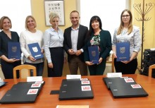 Laptopy dla szkół [fot. Wojciech Kruk] - powiększ
