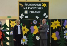 [fot. Natalia Piotrzkowska] Pasowanie na ucznia żukowskiej '1' - powiększ
