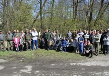 [fot. PZW 82 Gryf Żukowo] Brzegi i koryto rzeki Raduni posprzątane - powiększ