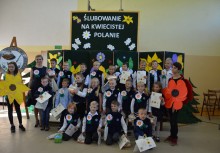 [fot. Natalia Piotrzkowska] Pasowanie na ucznia żukowskiej '1' - powiększ