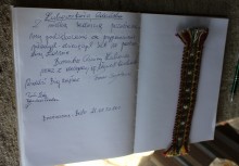  Gospodarstwo agroturystyczne Kronīši - wpis naszej delegacji w księdze pamiątkowej - powiększ