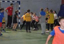 [fot. nadesłane] Trening SPR GKS Żukowo z uczniami z SP nr 1 w Żukowie - powiększ