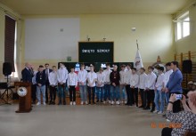 Na zdjęciu zawodnicy GKS Żukowo podczas wręczenia nagród