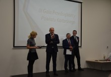 [fot. UG Żukowo] Żukowskie firmy nagrodzone podczas Gali „Przedsiębiorca Powiatu Kartuskiego”. - powiększ