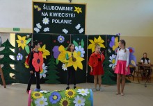 [fot. Natalia Piotrzkowska] Pasowanie na ucznia żukowskiej '1' - powiększ