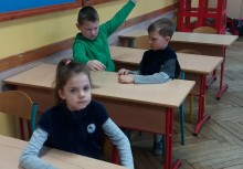 [fot. nadesłane] Wielkanocne zajączki w szkolnych murach żukowskiej „ jedynki” - powiększ