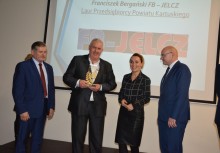[fot. UG Żukowo] Żukowskie firmy nagrodzone podczas Gali „Przedsiębiorca Powiatu Kartuskiego”. - powiększ