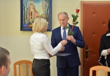 [fot. B. Bujnowska-Kowalska] Wręczenie aktów nadania awansu zawodowego nauczycielom - powiększ
