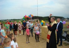 [fot. nadesłane]
Otwarcie placu zabaw w Chwaszczynie ul.Polna/Dąbrówki   - powiększ