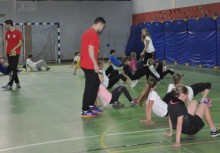 [fot. nadesłane] Trening SPR GKS Żukowo z uczniami z SP nr 1 w Żukowie - powiększ