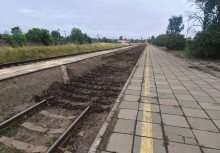 Prace przy demontażu torowiska na stacji Żukowo – usuwanie starej infrastruktury kolejowej w ramach modernizacji linii nr 201. - powiększ