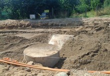 Prace budowlane na ulicy polnej, rozkopana jezdnia - powiększ