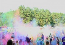 Zdjęcie z festiwalu kolorów. - powiększ