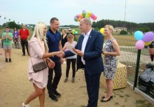 [fot. nadesłane]
Otwarcie placu zabaw w Chwaszczynie ul.Polna/Dąbrówki   - powiększ