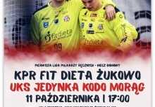 Fotografia przedstawiająca dwóch mężczyzn trzymających się za barki.
