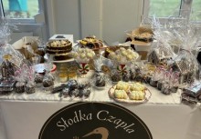 Stół ze słodkościami - powiększ