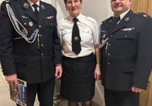 Dwóch druhów w stroju galowym i druhna - powiększ