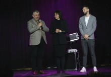 Na zdjęciu Burmistrz Gminy Żukowo, Dyrektor Ośrodka Kultury i Sportu oraz Radny rady Miejskiej w Żukowie, który przemawia do mikrofonu.  - powiększ