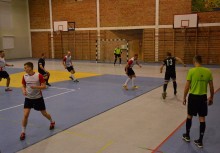 [fot. facebook.com/ŻukowskaLigaFutsalu] Kolejna seria spotkań Żukowskiej Ligi Futsalu - powiększ
