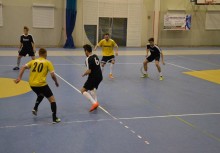 [fot. facebook.com/ŻukowskaLigaFutsalu] Kolejna seria spotkań Żukowskiej Ligi Futsalu - powiększ