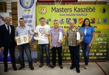 [fot. OKiS w Żukowie] Złota Tabakiera Kaszub dla Jacka Domarusa i Kłosu Werblinii  - powiększ