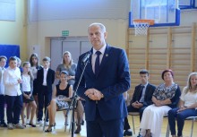 [fot. B.Bujnowska-Kowalska] Zakończenie roku szkolnego 2016/2017 w żukowskich szkołach - powiększ