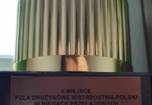 [fot. nadesłane] Puchar za zajęcie II miejsca PZLA w Drużynowych Mistrzostwach Polski w Biegach Przełajowych Mężczyzn 2020 - powiększ