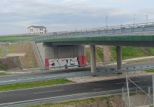 Nowy wiadukt w ciągu ul. Chłopskiej w Żukowie – bezpieczne i nowoczesne połączenie komunikacyjne - powiększ