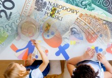 Na górze grafiki banknoty i monety, na dole dzieci na zajęciach plastycznych - powiększ