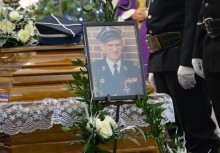 [fot. Wojciech Kruk] Ostatnie pożegnanie dha Pana Romana Biczkowskiego - powiększ