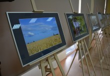 [fot. Wojciech Kruk] Wystawa 'Gmina Żukowo w Grafice Jacka Piątka i na Fotografiach Kosycarzy'otwarta - powiększ