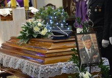 [fot. Wojciech Kruk] Ostatnie pożegnanie dha Pana Romana Biczkowskiego - powiększ