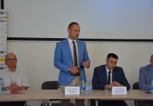 [fot. Natalia Piotrzkowska] Konferencja w sprawie Obwodnicy Metropolitalnej  - powiększ