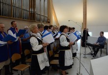 [fot. B.Bujnowka-Kowalska] Dożynki Parafialne i VIII Festyn Kaszubski w Chwaszczynie - powiększ