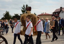 [fot. B.Bujnowka-Kowalska] Dożynki Parafialne i VIII Festyn Kaszubski w Chwaszczynie - powiększ