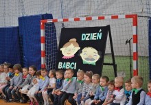 [fot. nadesłane] Dzień Babci i Dziadka w SP w Chwaszczynie - powiększ