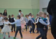 [fot. nadesłane] Dzień Babci i Dziadka w SP w Chwaszczynie - powiększ