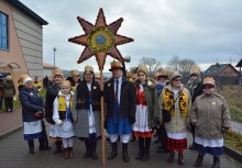 [fot. BBujnowska-Kowalska] Orszak Trzech króli przeszedł ulicami Żukowa - powiększ