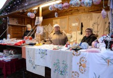 [fot. B.Bujnowska-Kowalska] Bogaty Jarmark Bożonarodzeniowy w Żukowie!  - powiększ