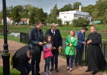 [fot. Sylwia Trojak] Park w centrum Żukowa uroczyście otwarty - powiększ