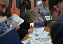 [fot. Wojciech Kruk] Wystawa 'Gmina Żukowo w Grafice Jacka Piątka i na Fotografiach Kosycarzy'otwarta - powiększ