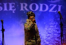 [fot. B.Bujnowska-Kowalska] Bogaty Jarmark Bożonarodzeniowy w Żukowie!  - powiększ