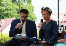 [fot. B.Bujnowska-Kowalska] W Żukowie „Wesele” czytano w Parku Jubileuszowym - powiększ